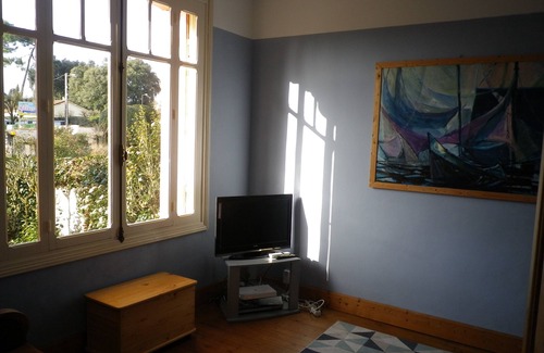 Meschers-sur-Gironde House | Lovely VILLA. WALK to Beach,restaurants,town,shops family friendly, WIFI, 12pers