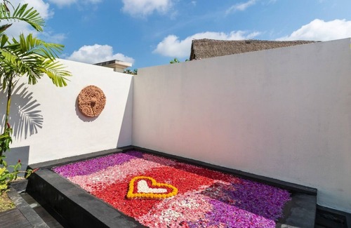 Kenderan Villa | Lovely Villa with a gorgeous bathtub