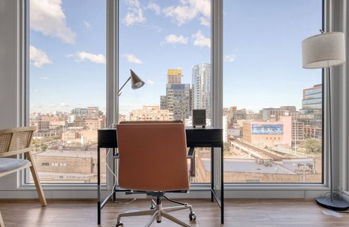 West Loop Gate Apartment | Lovely West Loop 2BR w/Pool, Gym & Lounge, nr L, by Blueground