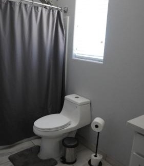 Sundance House | Lovely white grey home 3 bedrooms