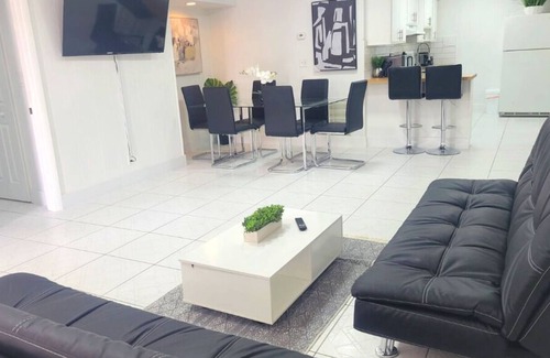 Lake Ridge Apartment | ★Lovely1 BR Apt★ Minutes away to Fort Lauderdale/Las Olas Beach★