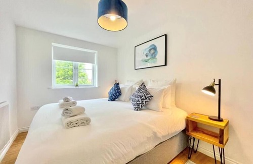 Filton Bed & Breakfast | Lovely2Bed Bristol ApartmentFREE PARKING