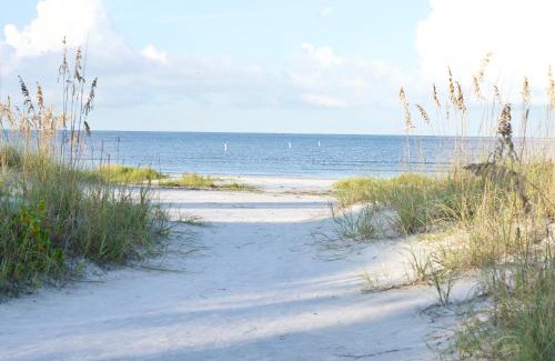 Fort Myers Beach House | Lovers Key 1101 by Sun Palace Vacations