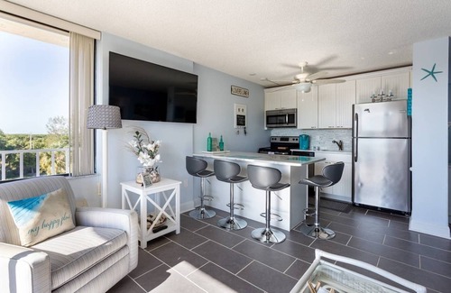 Fort Myers Beach Condo | Lovers Key Beach Club with Beautiful CLEAN Priv. Beach- Pool