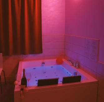 Tiburtino Apartment | Lovers' Nest - Spa Apartment