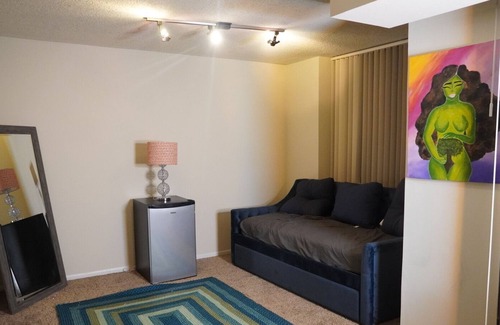 West End Apartment | Lovey spacious 1 bedroom apartment, sleeps up to 5