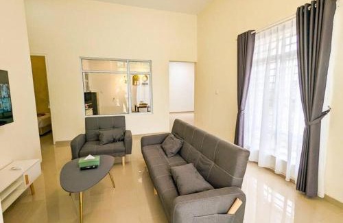 Batam House | Lovina B2/12A at Ansley Park Spacious+Netflix