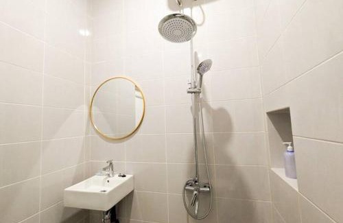 Batam House | Lovina B2/12A at Ansley Park Spacious+Netflix
