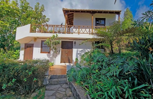 Tijarafe House | Lovingly furnished country house, large garden, 3 terraces, great sea views