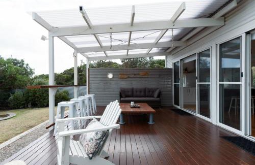 Low Head House | Low Head Coastal Haven: Your Seaside Escape