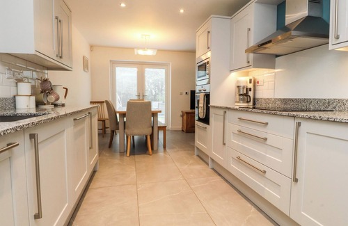 Chipping Cottage | LOW ORCHARD HOUSE, family friendly, with open fire in Chipping