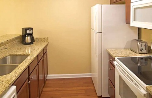 Berkeley Resort | Low Rates for The Historic Powhatan Resort