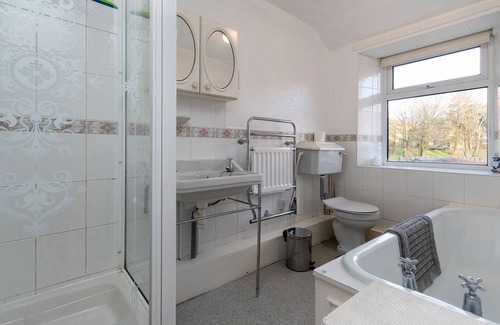 Muker House | Low Rigg, charming Swaledale house, gorgeous garden, dog-friendly, wifi sleeps 6