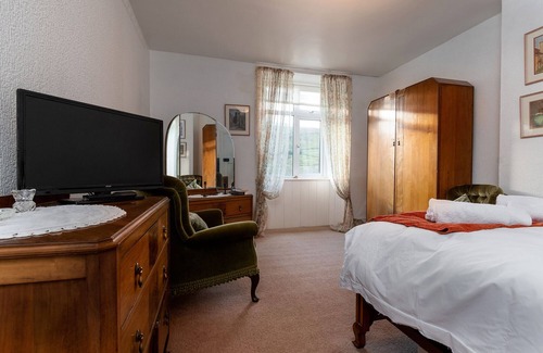 Muker House | Low Rigg, charming Swaledale house, gorgeous garden, dog-friendly, wifi sleeps 6