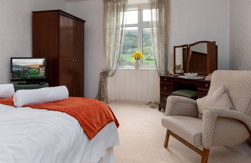 Muker House | Low Rigg, charming Swaledale house, gorgeous garden, dog-friendly, wifi sleeps 6