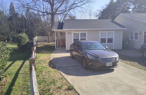 Wessex Square House | Low $, safe, clean 2b/1ba, S.E Charlotte, 28226,ext. stay OK, pets OK, DISCOUNTS