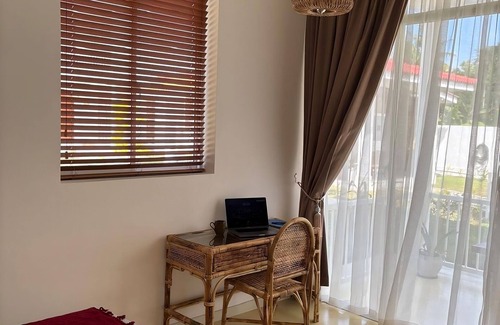 Kathaluwa Apartment | Low tide - 1-bedroom lower apartment in pleasant Ahangama with WiFi, AC