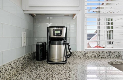 Cannonborough Elliotborough Apartment | Lowcountry Abode | Upstairs Suite, Steps to King!