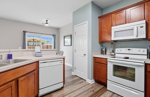 Richmond Hill House | Lowcountry Escape near Savannah | Spacious Backyard & Comforts of Home