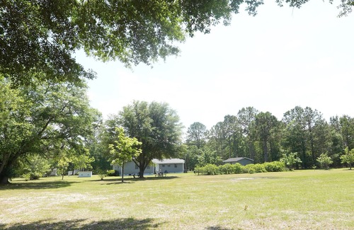 Early Branch House | Lowcountry Orchard Getaway: 4-bedroom house in lovely Yemassee, SC Sleeps 12