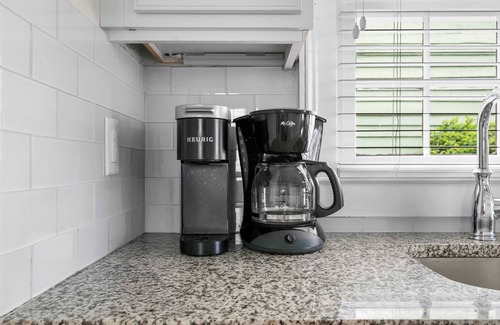 Cannonborough Elliotborough Apartment | Lowcounty Abode | Steps to King, Private 2bd Suite