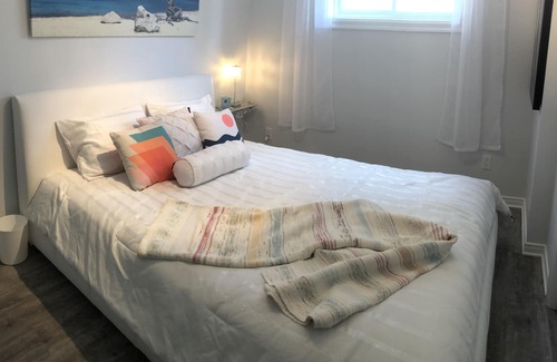 Laval-des-Rapides Apartment | Lower duplex renovated quiet and next to the metro