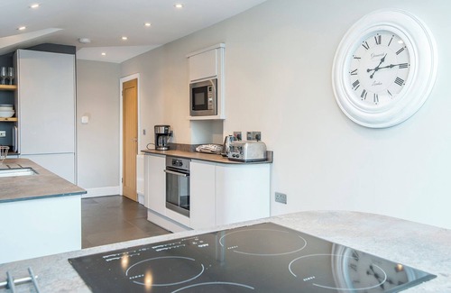 Haverfordwest Cottage | Lower Folly, Holiday Cottage Nolton Haven, Sleeps 8, 4 bedrooms, bathrooms