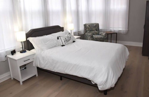 Burlington Apartment | Lower Level HUGE 2 Bedroom Apartment Pet Friendly and Free Laundry in Unit