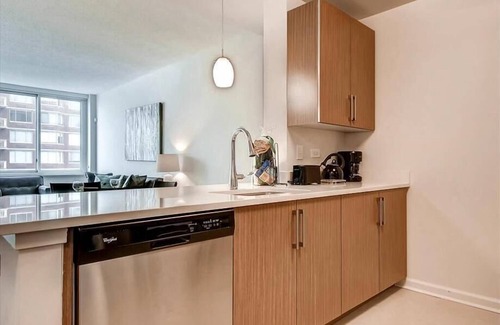 Hudson Exchange Apartment | Lower Manhattan Skyline Views | 1BR nr Waterfront | Jersey City