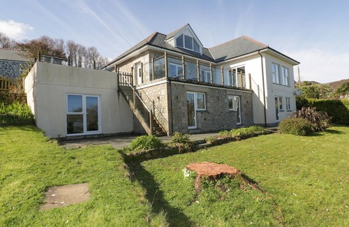 Coverack House | LOWER MELLAN BARN, pet friendly, luxury holiday cottage in Coverack