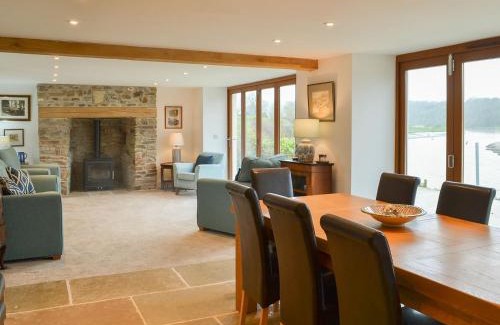 Westleigh House | Lower Netherdowns