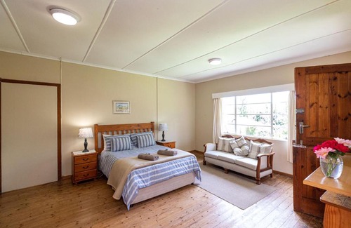 Katberg House | Lowestoffe Country Lodge - Walnut