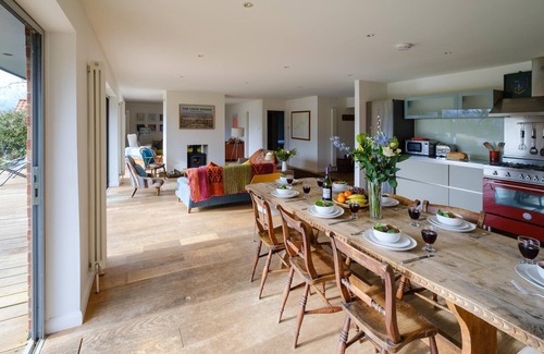 Thorpeness Cottage | Lowlands - sleeps 8 guests in 4 bedrooms
