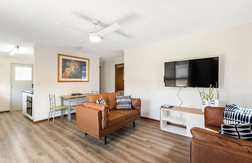 Redcliffe Apartment | "Lowset Sutton" - Redcliffe Q 4020