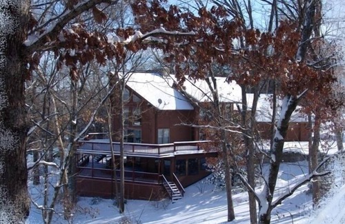 Camdenton House | LOZ Family Fun Lakefront Vacation Home #1, 5000sf, 6 bdr, 4 bath, 1 is ADA