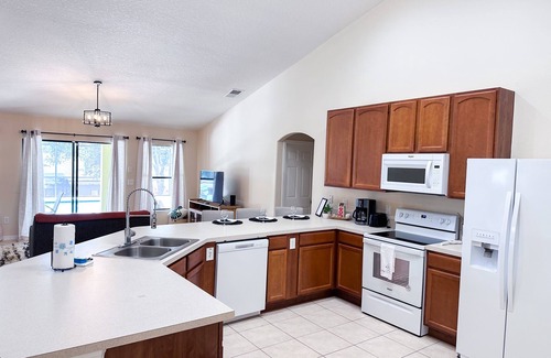 Legacy Park Villa | LP307CR - Tranquil Oasis Retreat 6b/3b w/Pool and Spa