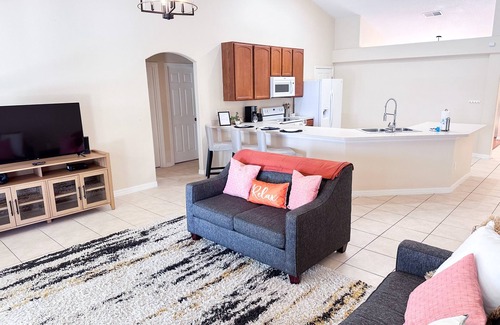 Legacy Park Villa | LP307CR - Tranquil Oasis Retreat 6b/3b w/Pool and Spa
