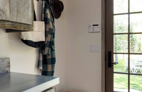 Moose Wilson Road House | LPJH | Cabin Fever | Secluded Luxury Cabin Minutes from World-Class Skiing