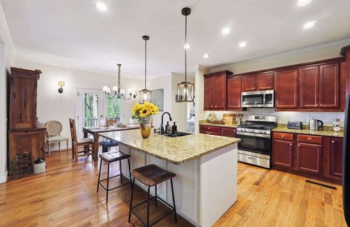 Ellijay Cabin | LR Views/HotTub/FastWIFI/Families/Hiking/Orchards