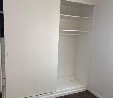 Baker Street House | LRG 1600sqft 4room 2 bath in a quiet neighborhood