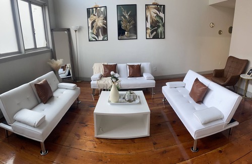 Midtown Apartment | LRG 3 BD Dtown Loft Tailored to Events Sleeps 15