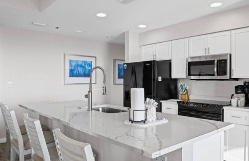 Four Mile Village Condo | Luau *19th Floor* 3 Bedroom Condo w/Golf Cart at Sandestin Golf & Beach Resort!