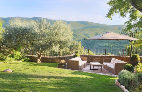Saint-Martin-de-Castillon House | Luberon – A charming property enjoying a beautiful view – Sleeps 14