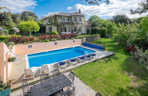 Shanklin Apartment | Luccombe Villa Holiday Apartments - Downs View apartment