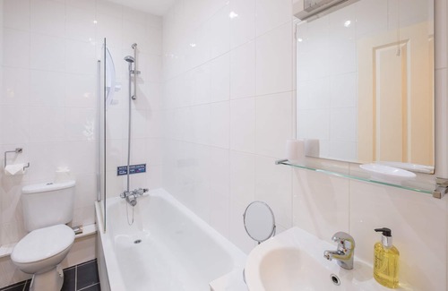 Shanklin Apartment | Luccombe Villa Holiday Apartments - Downs View apartment
