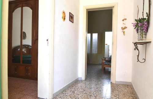 Roca Vecchia House | Luce holiday home with air conditioning for 5 guests