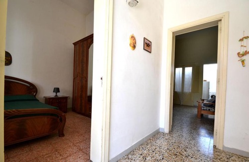 Roca Vecchia House | Luce holiday home with air conditioning for 5 guests