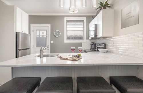 Nashville Cottage | Lucent Pearl - Private Patio - Near Broadway