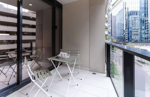 South Yarra Apartment | Lucia South Yarra *POOL, GYM & PARKING