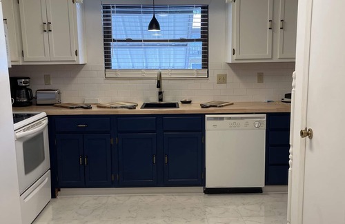 Hot Springs Condo | Lucky #9 HOT SPRINGS - 2 bed 2 bath plus Bonus room with Futon AND 3 Smart TVs